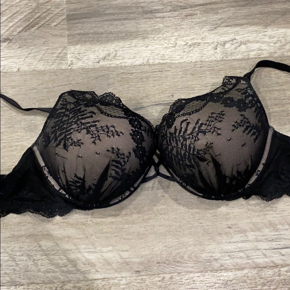 BNWOT Victoria’s Secret Bombshell Bra